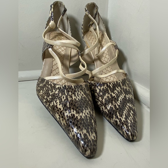 Vintage XOXO snakeskin heels - Picture 2 of 7